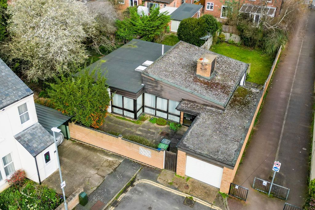 Property photo 1 of 25