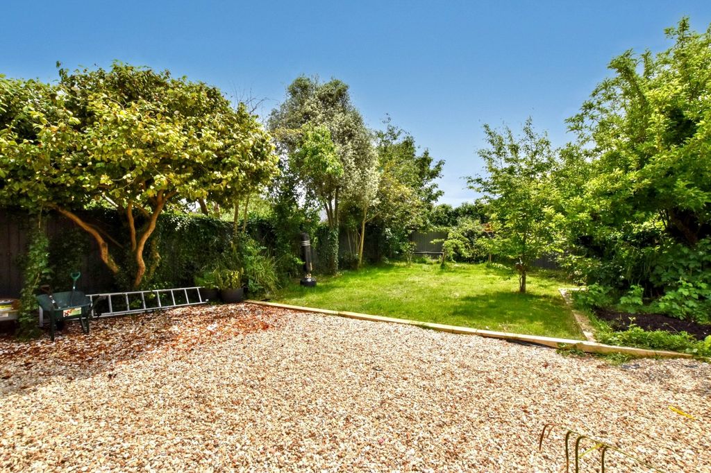 Property photo 3 of 21 Garden