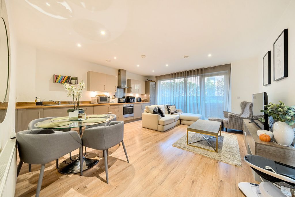 Property photo 3 of 26 Reception