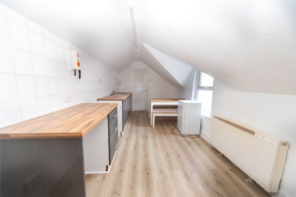 Property photo 3 of 12 Picture No. 05