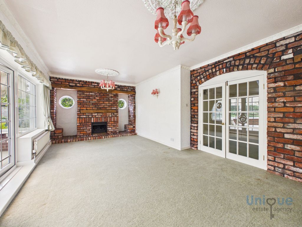 Property photo 3 of 42