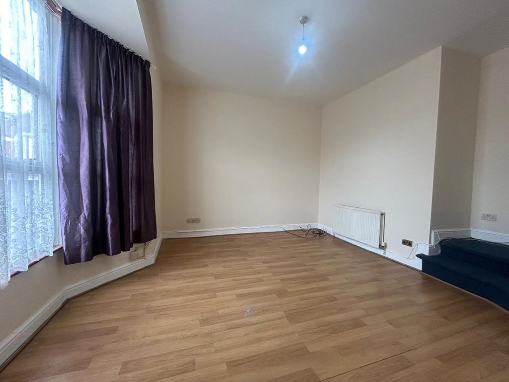 Property photo 2 of 4