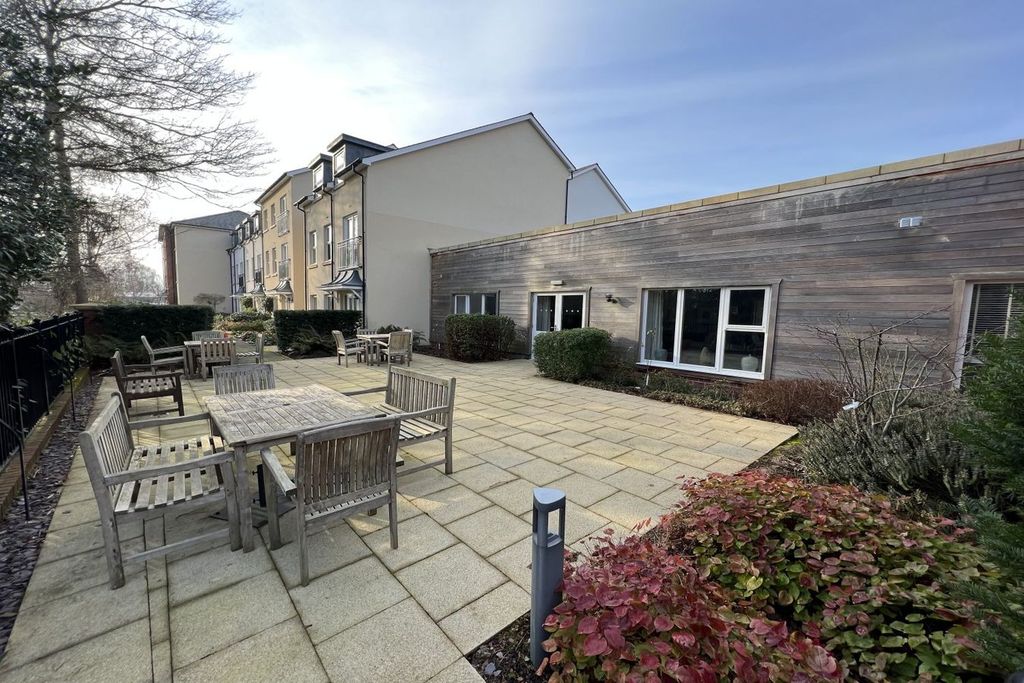 Property photo 2 of 23