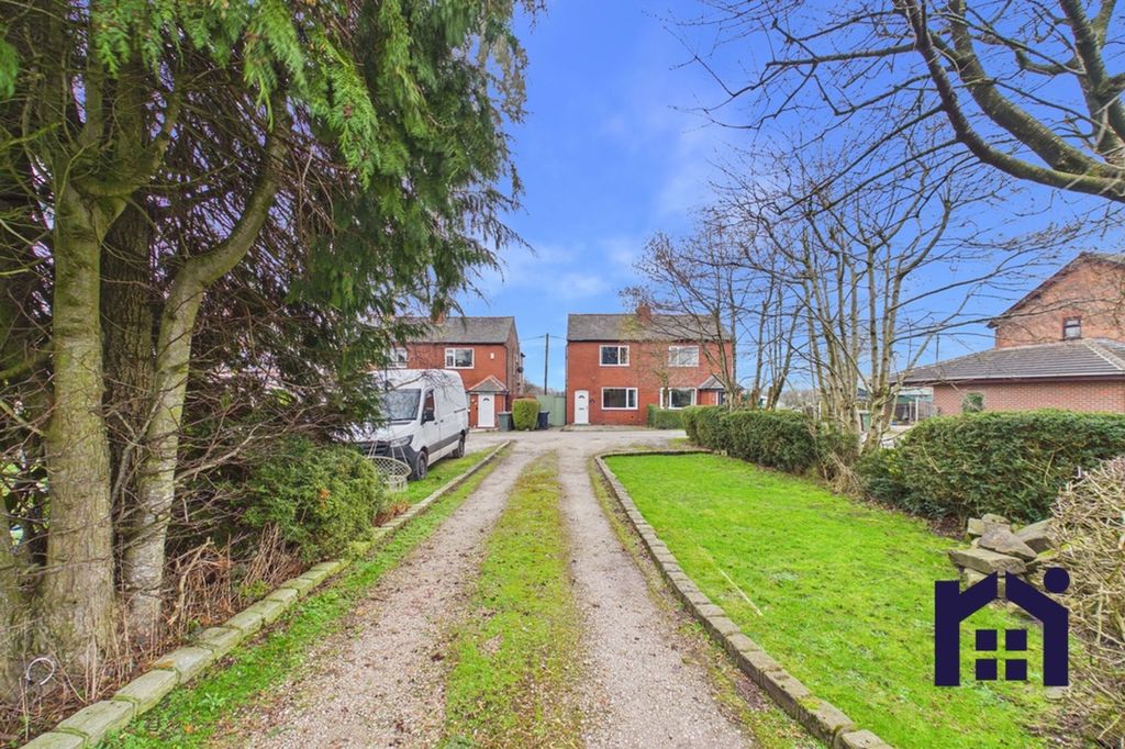 Property photo 1 of 25 The Approach