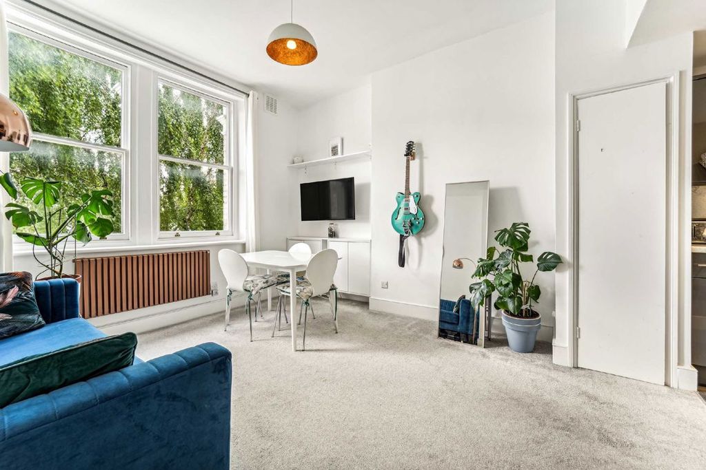 Property photo 2 of 6