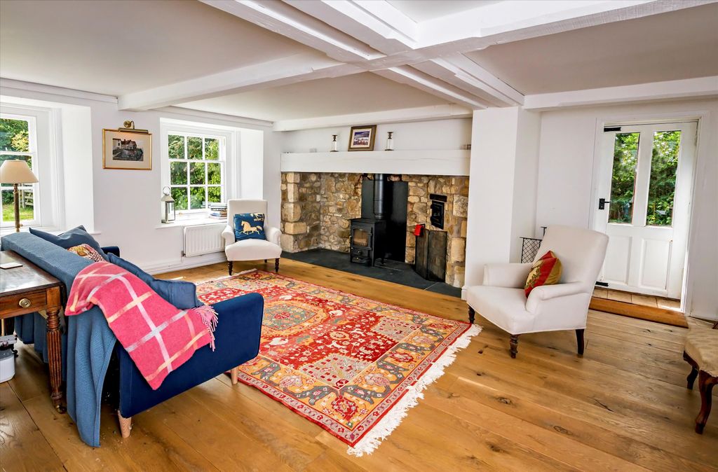 Property photo 3 of 19 Image