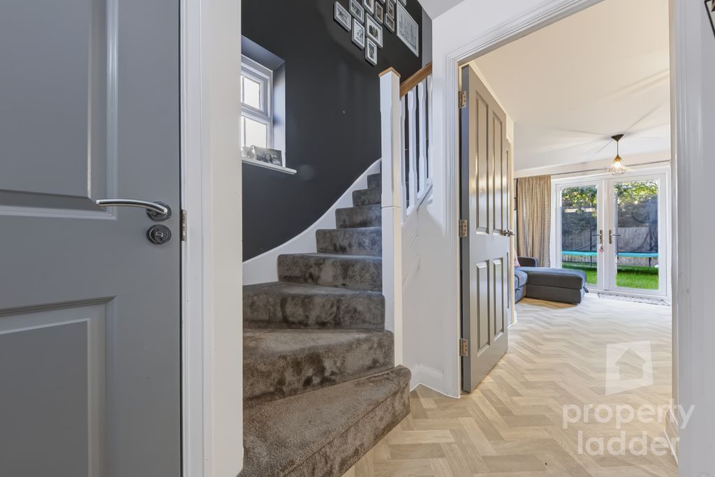 Property photo 2 of 13 Pl-20