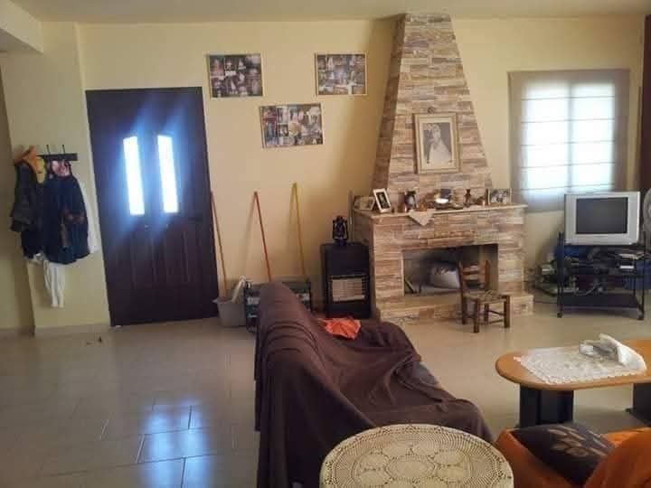 Property photo 2 of 32
