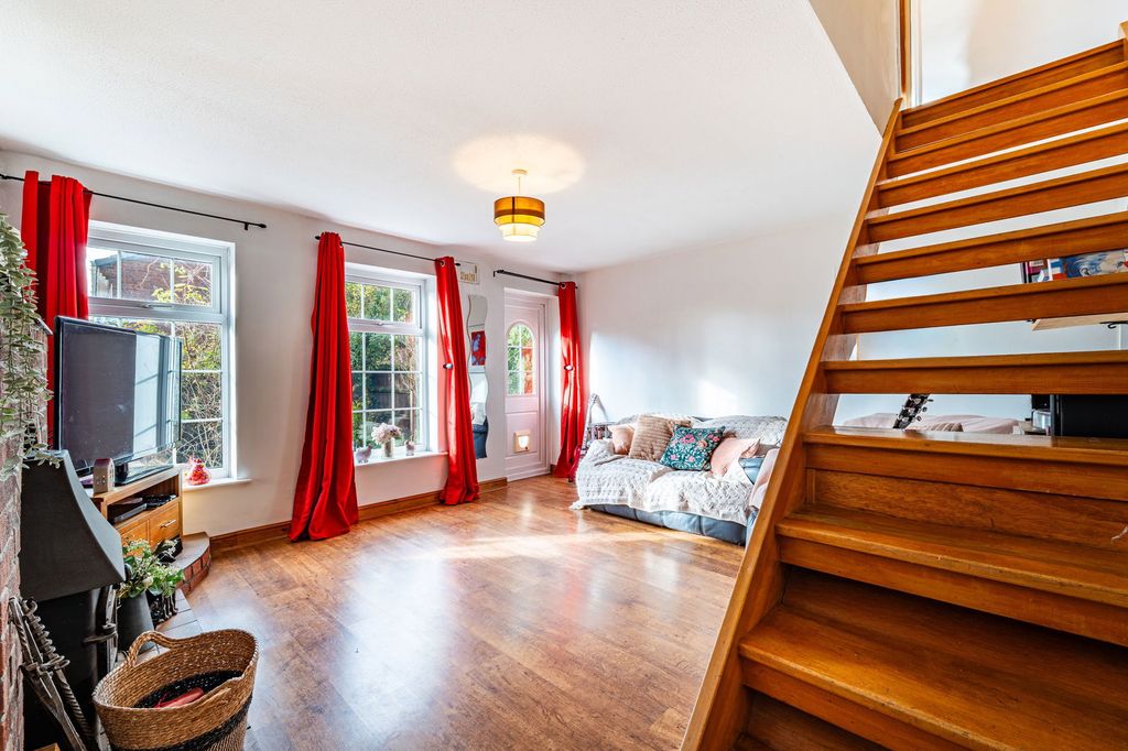 Property photo 3 of 16