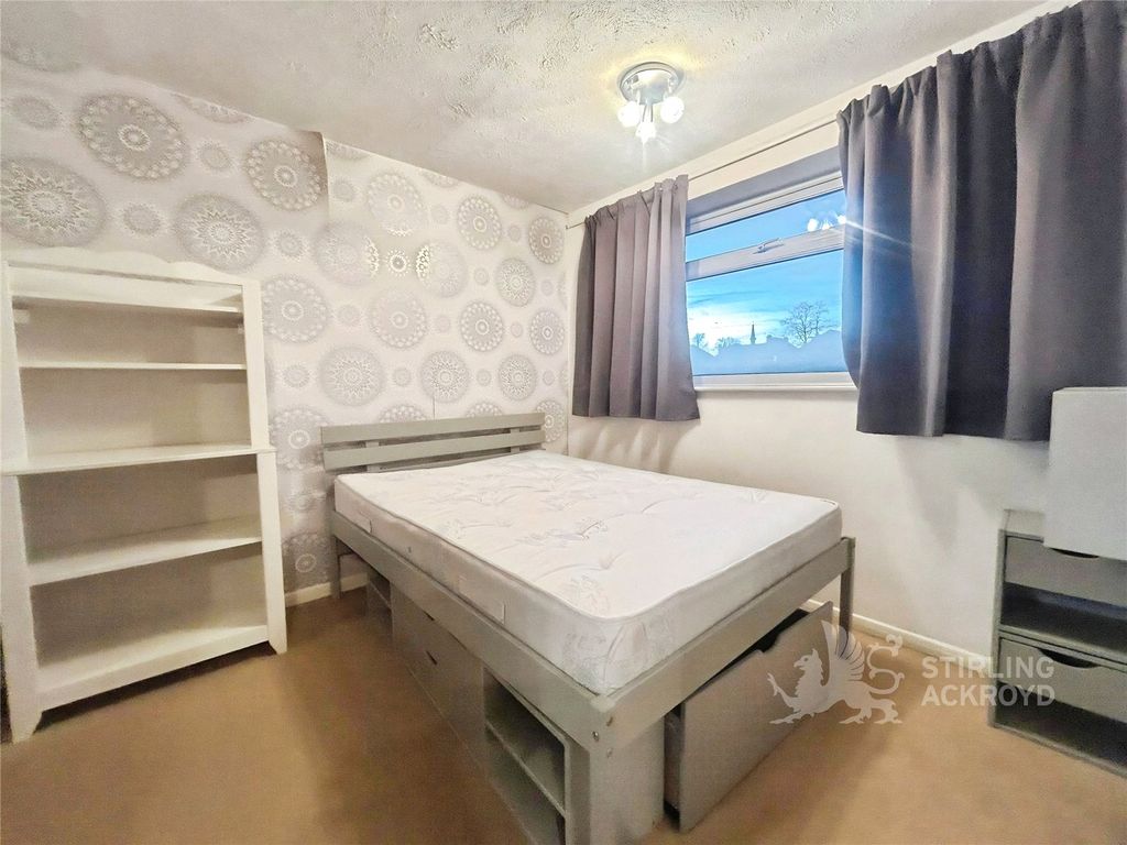 Property photo 2 of 4 Bedroom