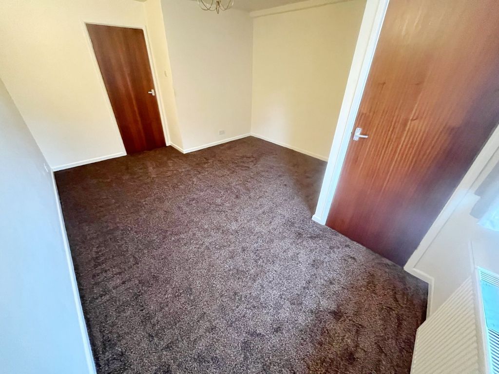 Property photo 3 of 5 Lounge