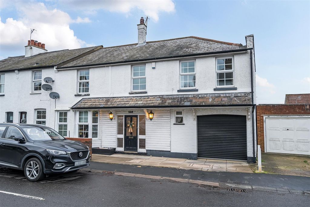 Property photo 1 of 18 Exterior: