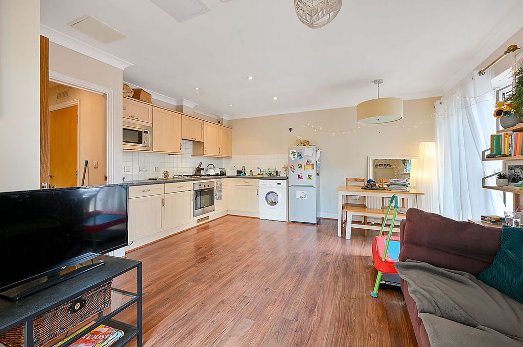 Property photo 1 of 9