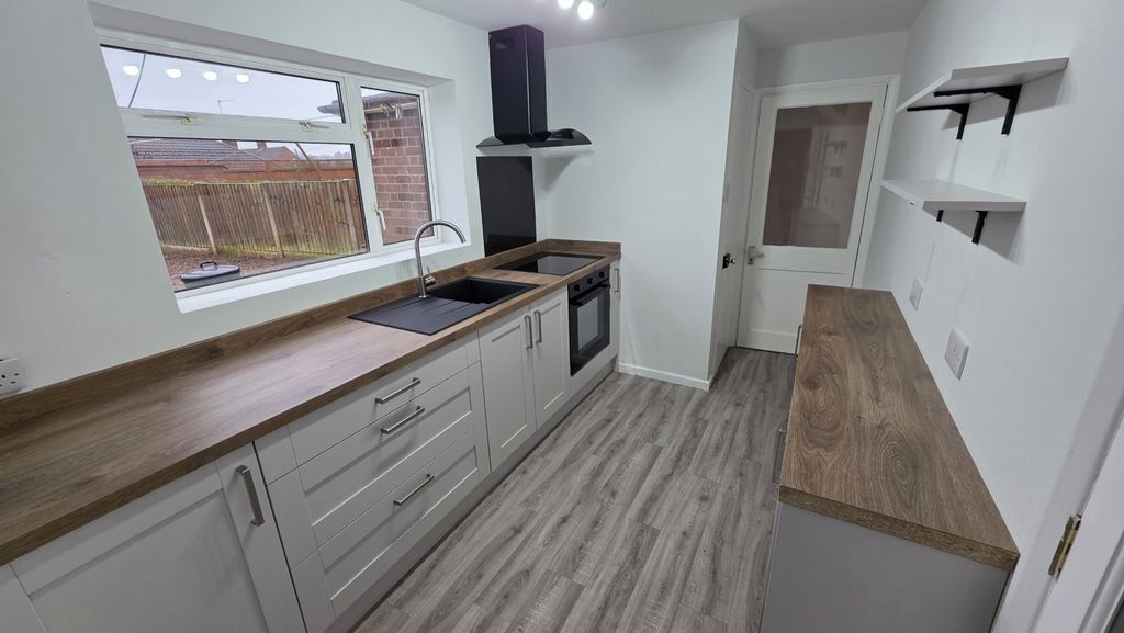 Property photo 2 of 10 New Kitchen