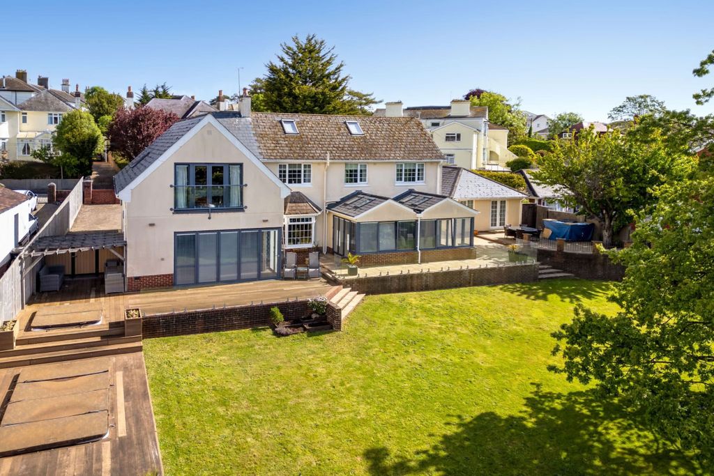 Property photo 1 of 42