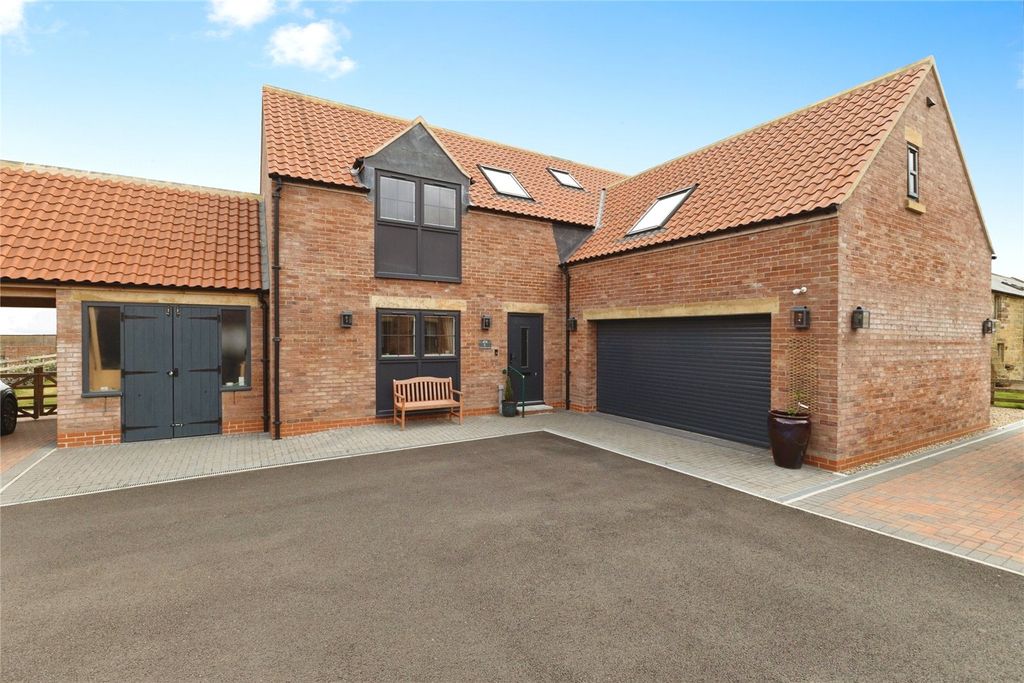 Property photo 1 of 19 Front External