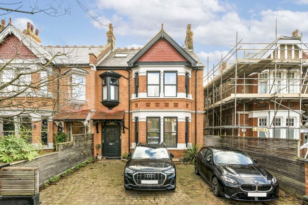 Property photo 1 of 8