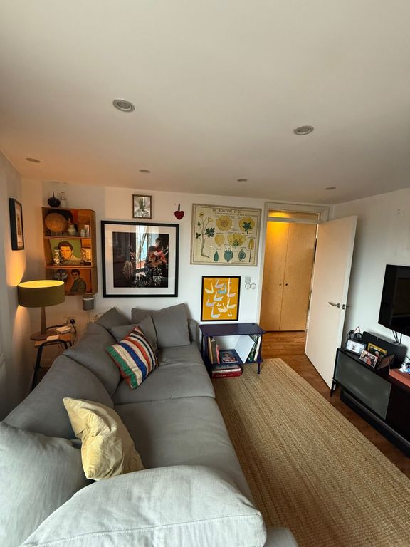 Property photo 2 of 9