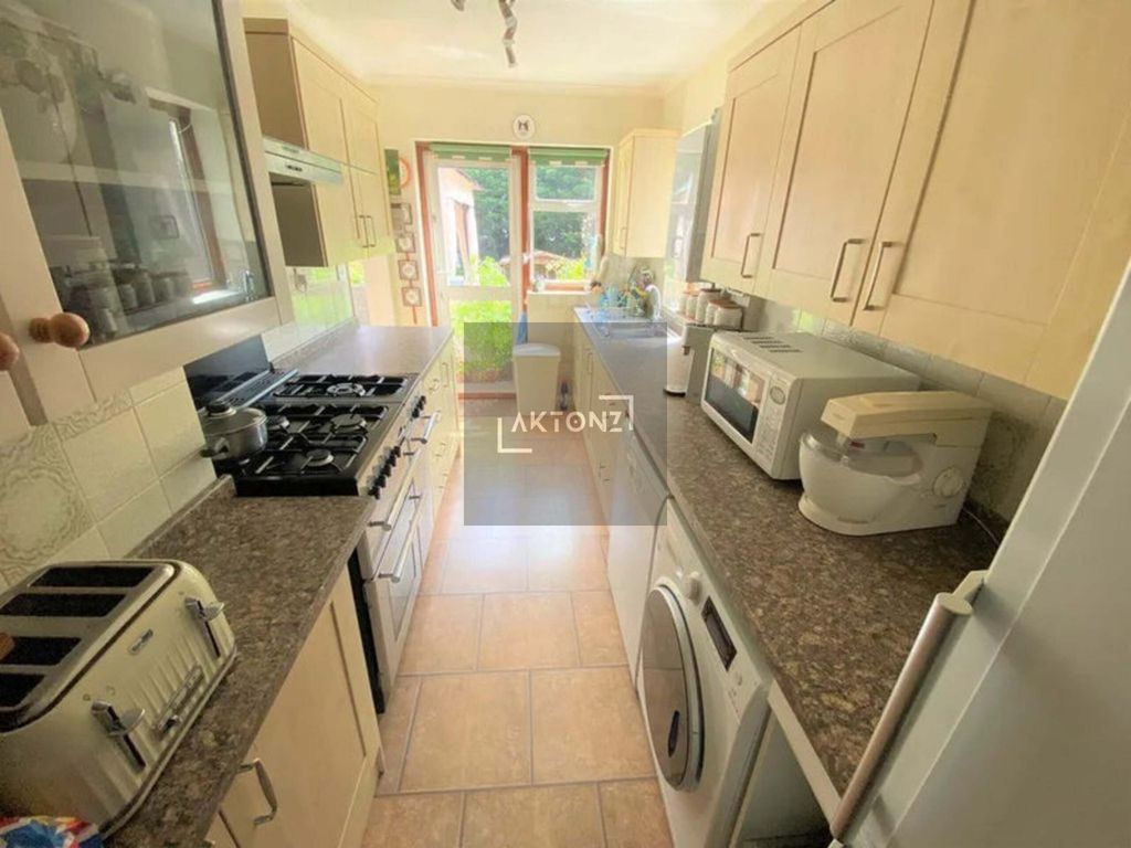 Property photo 1 of 7 94093314