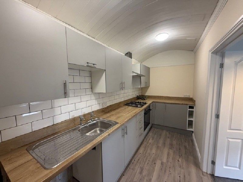 Property photo 2 of 11 Kitchen