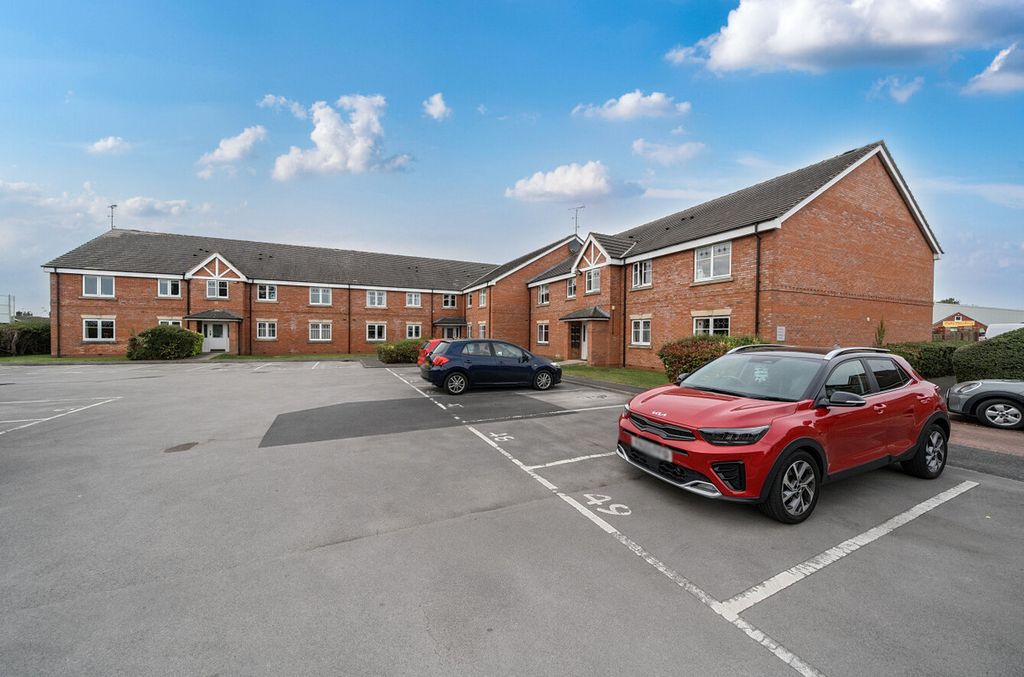 Property photo 2 of 17