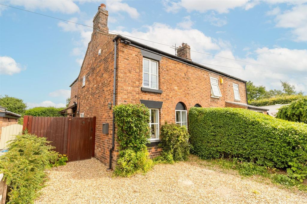 Property photo 1 of 27 3Waterloocottages-3.Jpg