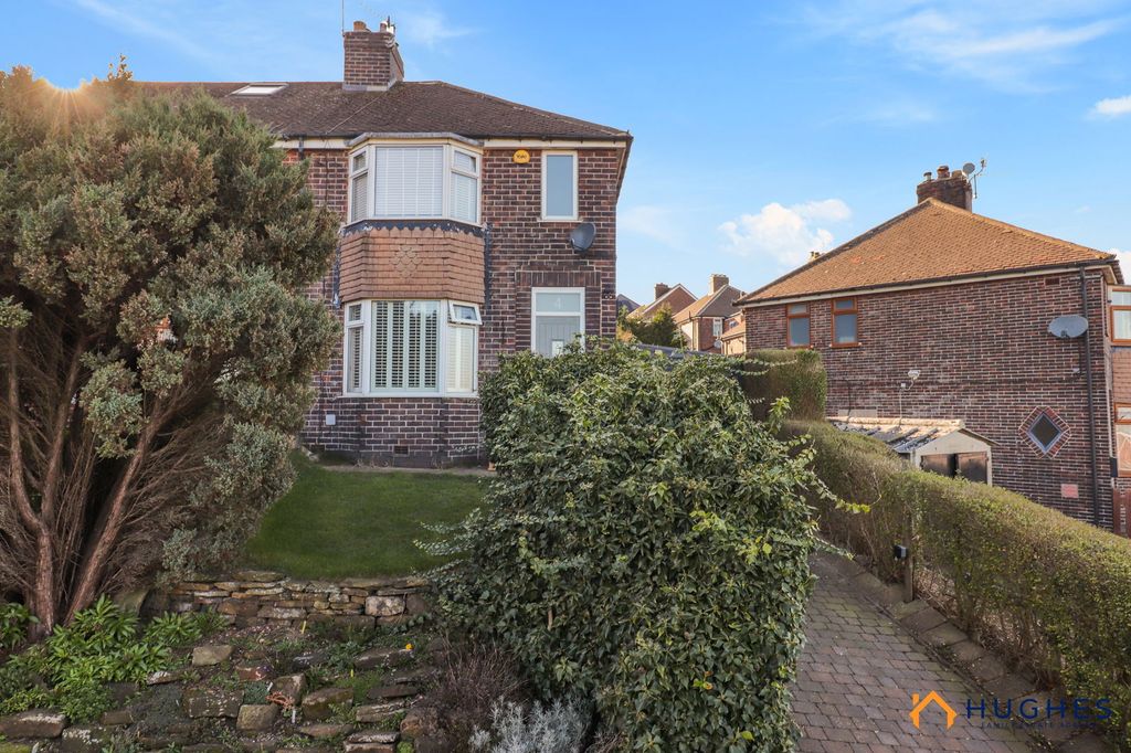 Property photo 1 of 32