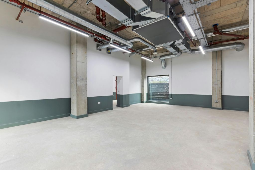 Property photo 3 of 13 Ilderton Road 349 Unit 7 Ph2.Jpg