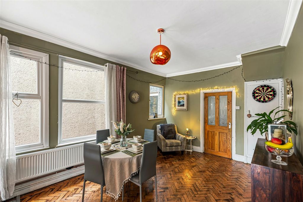 Property photo 2 of 23 Dining Room
