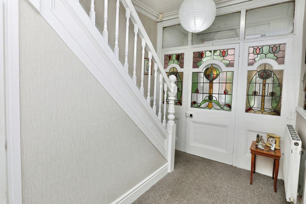 Property photo 3 of 15 Hall