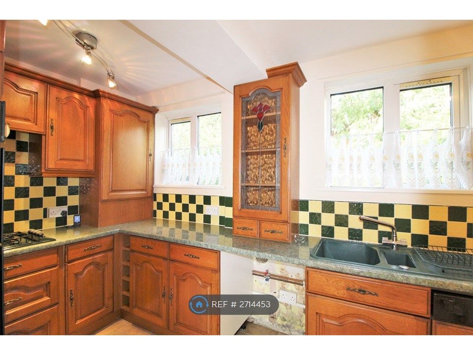 Property photo 2 of 12 Kitchen