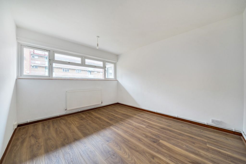 Property photo 3 of 7 1513738-11-1A0628...