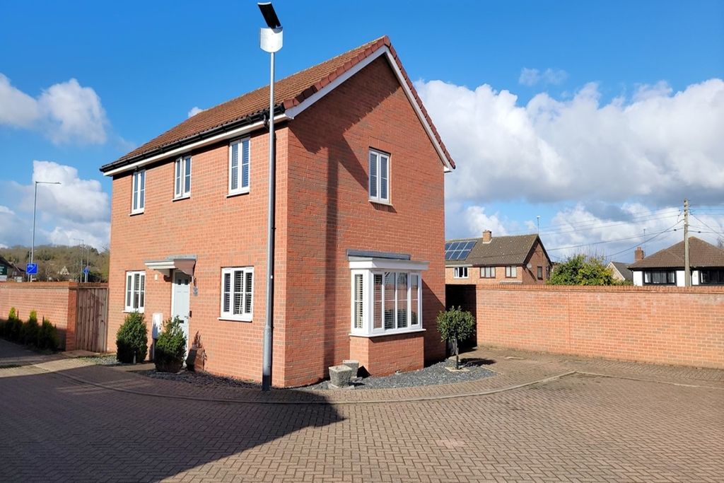 Property photo 1 of 12