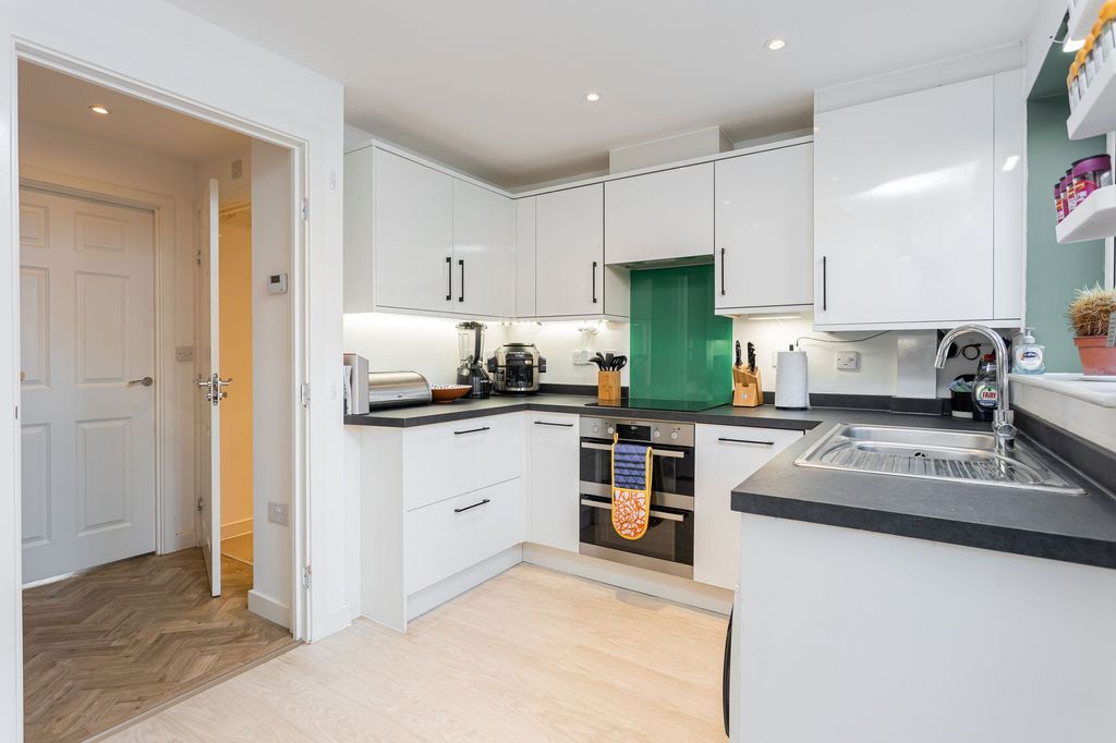 Property photo 2 of 22