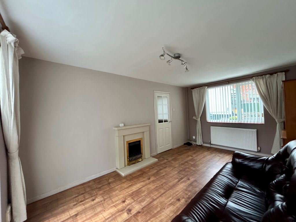 Property photo 3 of 16 Photo 12