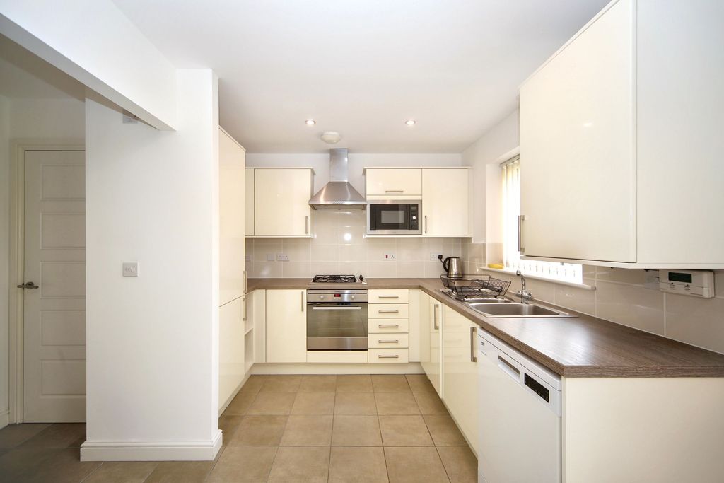 Property photo 3 of 23