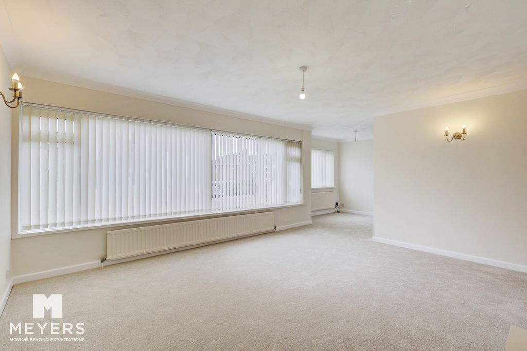 Property photo 3 of 34