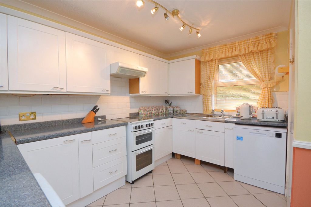 Property photo 2 of 13 Kitchen