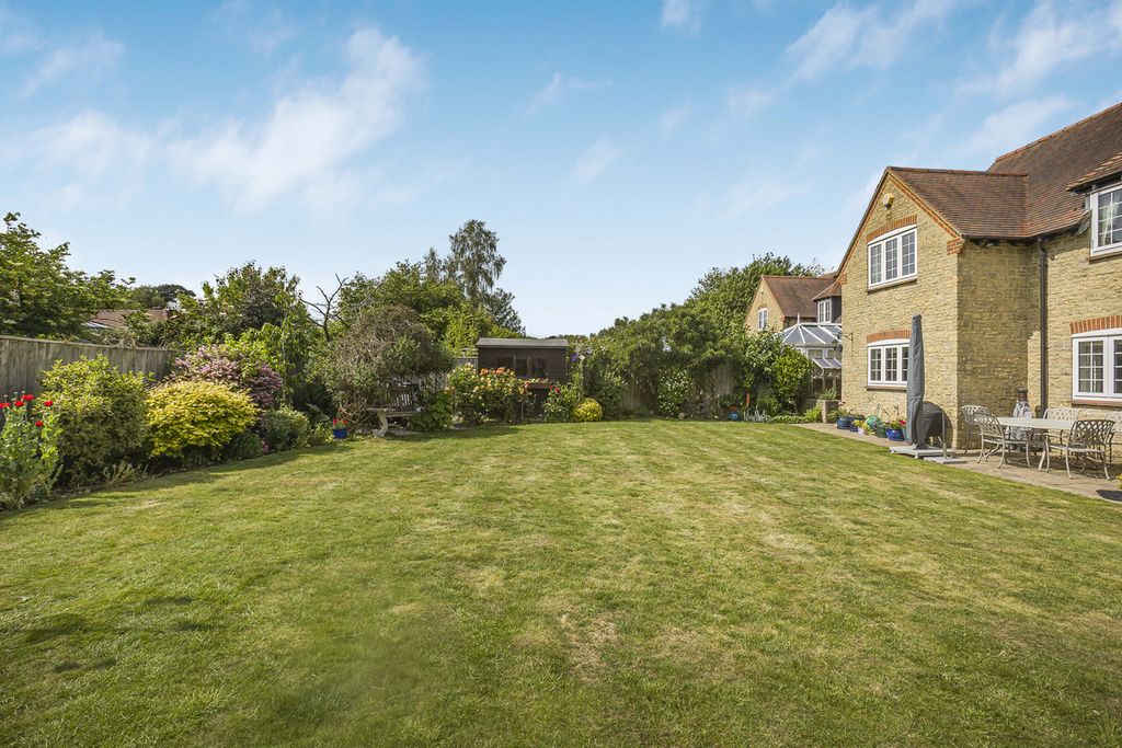 Property photo 2 of 40