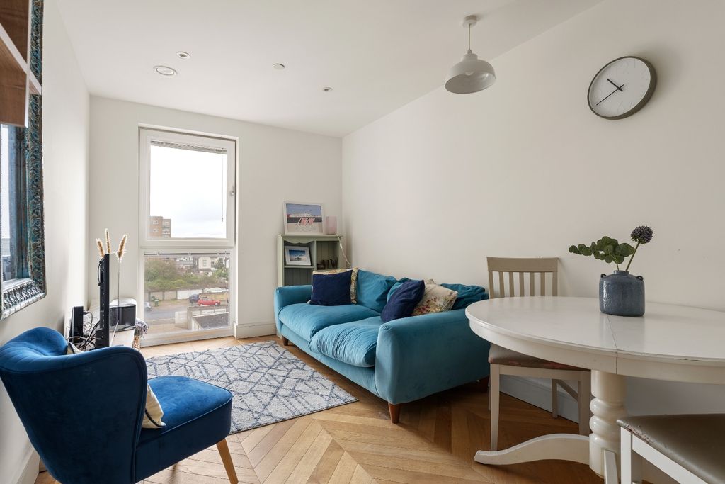Property photo 2 of 13 5443482