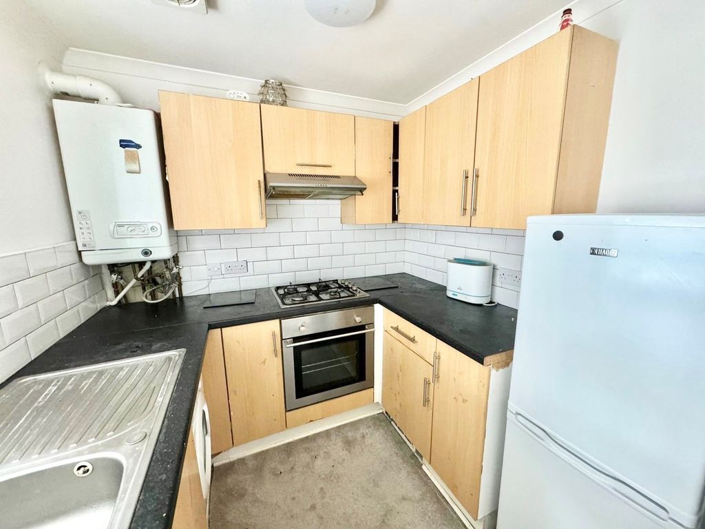 Property photo 3 of 8