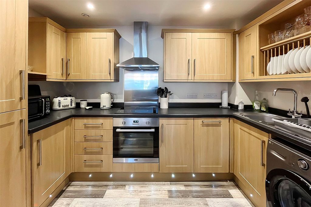 Property photo 3 of 16 Picture No. 13