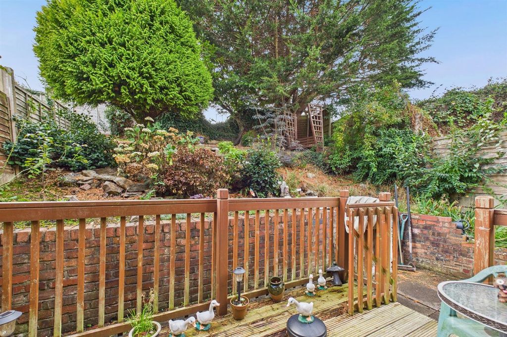 Property photo 3 of 14 Garden