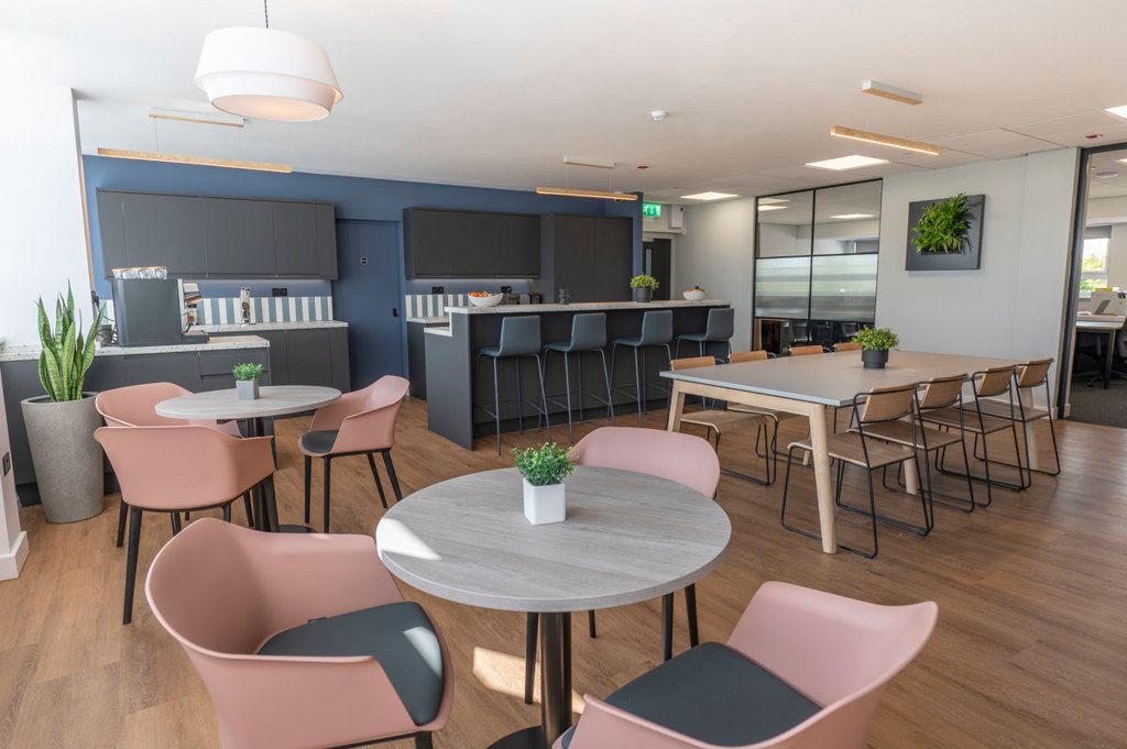 Property photo 1 of 10 Photo 6