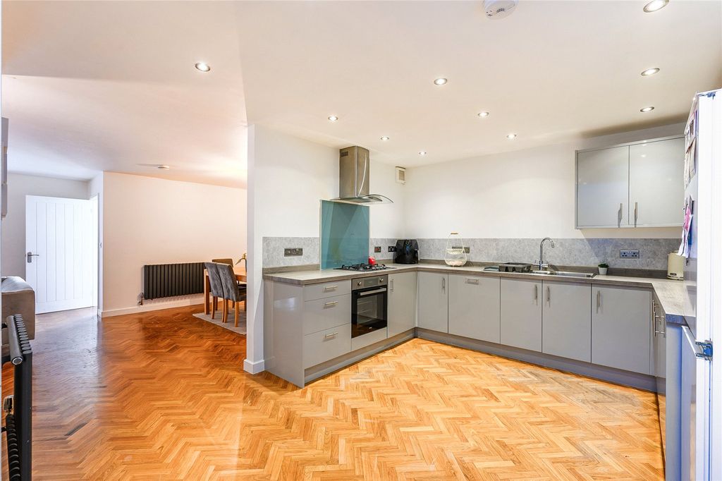 Property photo 2 of 26 Picture No. 22