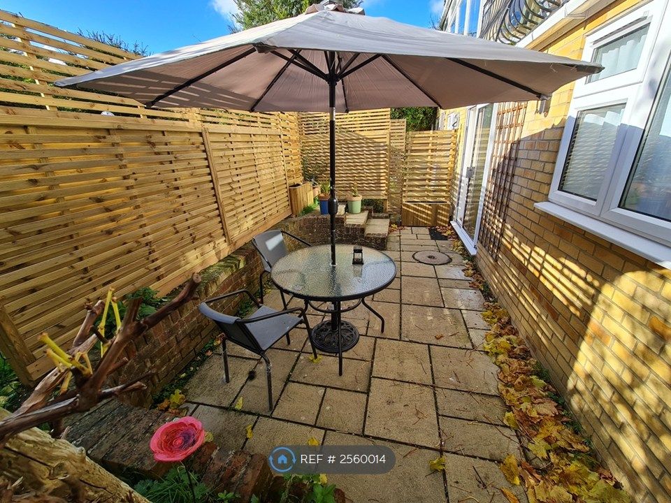 Property photo 2 of 20