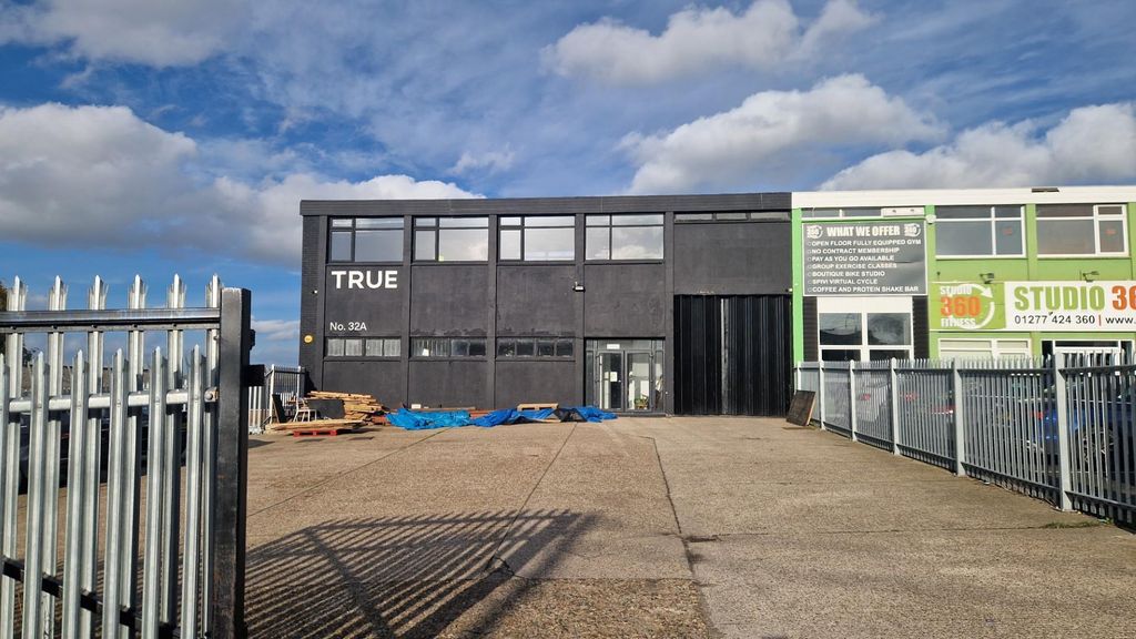 Property photo 1 of 23