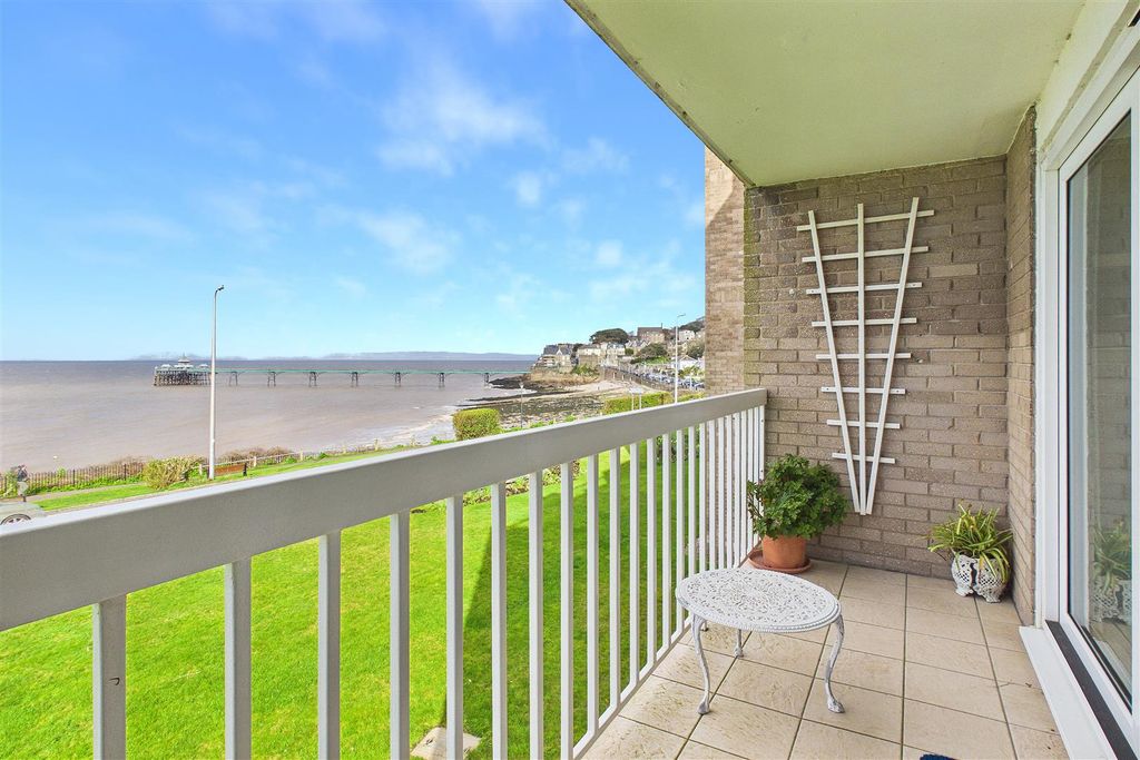 Property photo 2 of 22