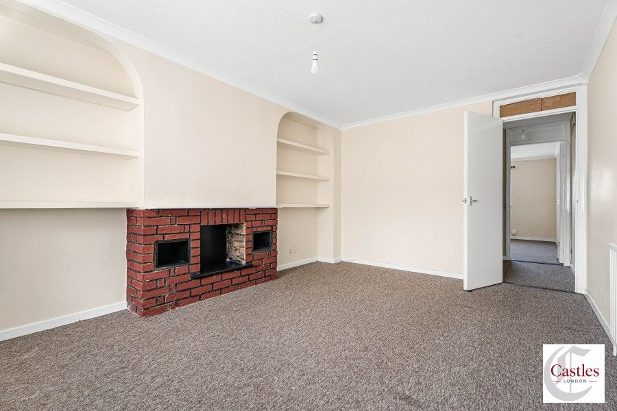 Property photo 2 of 23