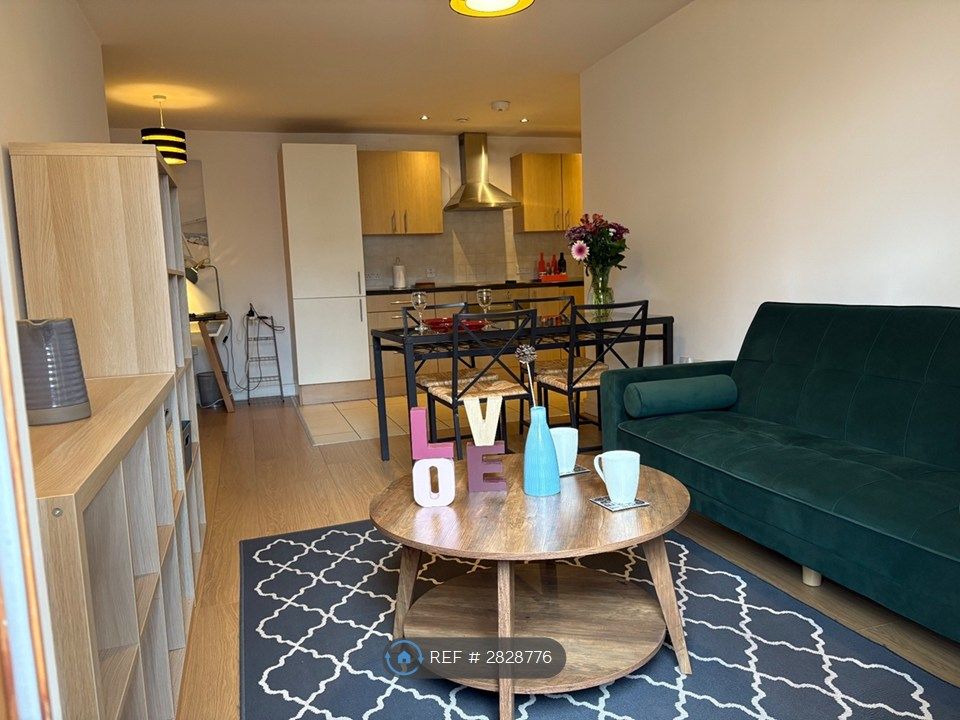 Property photo 1 of 17 Living Room